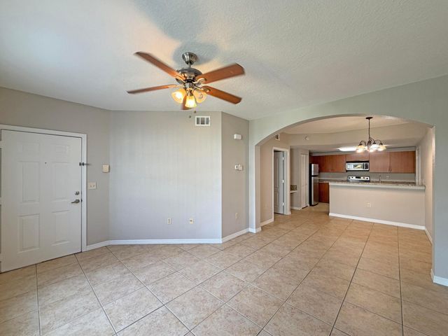 138 SW Peacock Blvd Apt 20-106 St, Port St Lucie, FL 34986
