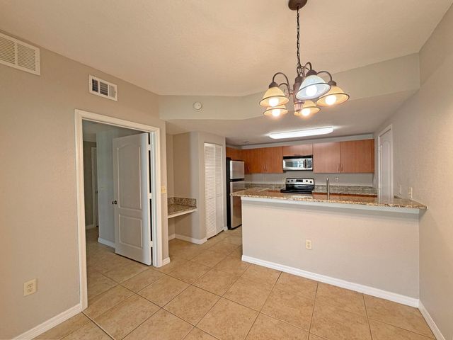 138 SW Peacock Blvd Apt 20-106 St, Port St Lucie, FL 34986