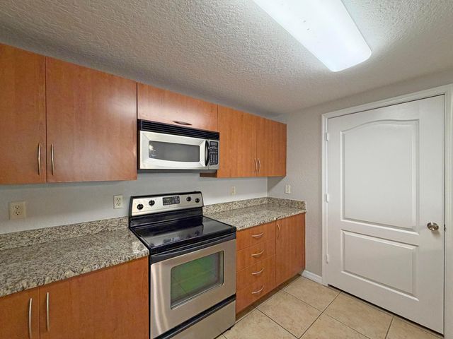 138 SW Peacock Blvd Apt 20-106 St, Port St Lucie, FL 34986