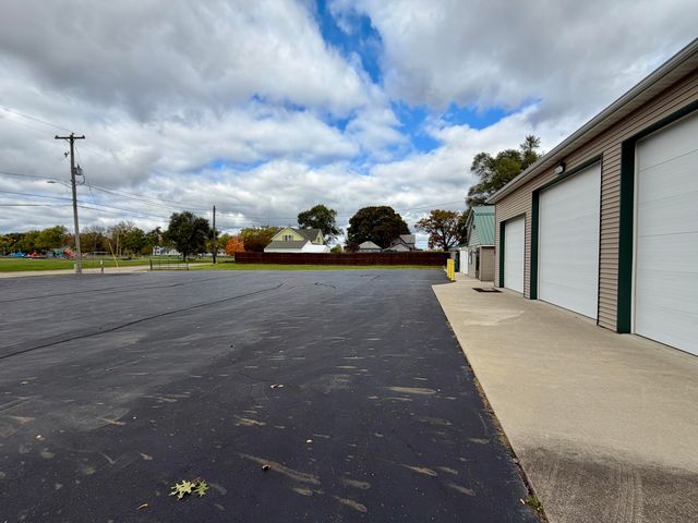 396 & 398 N 20th Street, Springfield City, MI 49037