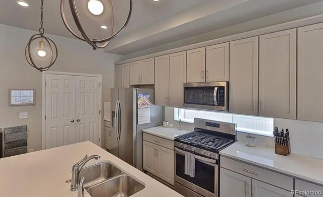 6652 Golden Briar Lane, Colorado Springs, CO 80927