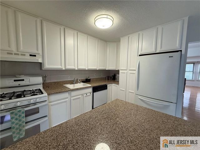 542 Fairfield Road, East Windsor, NJ 08520