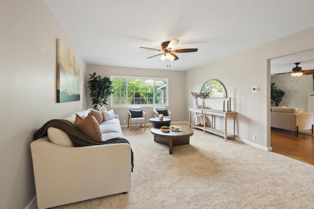 8931 La Serena Dr, Fair Oaks, CA 95628