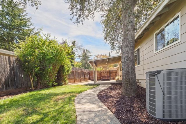 8931 La Serena Dr, Fair Oaks, CA 95628