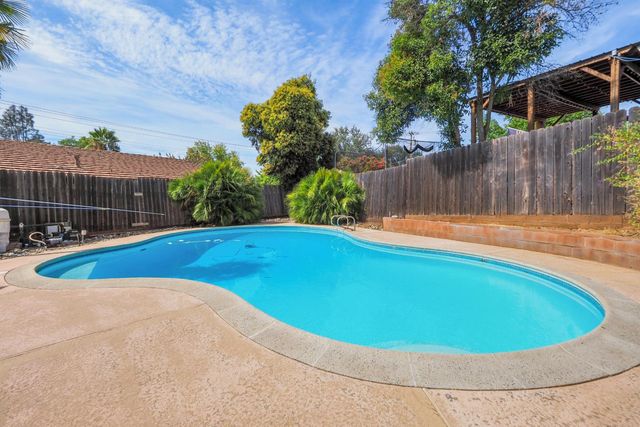 8931 La Serena Dr, Fair Oaks, CA 95628