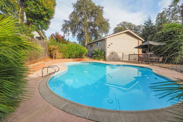 8931 La Serena Dr, Fair Oaks, CA 95628