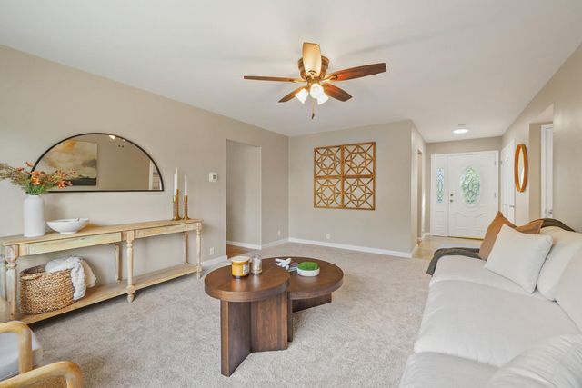 8931 La Serena Dr, Fair Oaks, CA 95628
