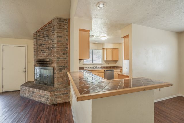 2325 Busch Drive, Arlington, TX 76014