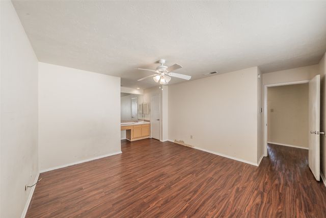 2325 Busch Drive, Arlington, TX 76014