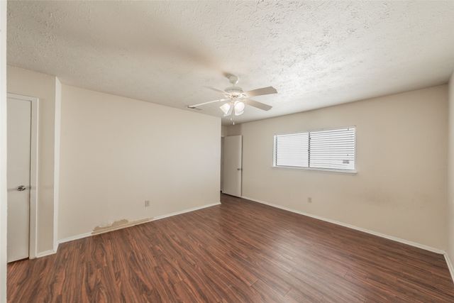 2325 Busch Drive, Arlington, TX 76014