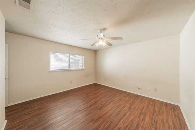 2325 Busch Drive, Arlington, TX 76014