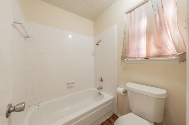 2325 Busch Drive, Arlington, TX 76014