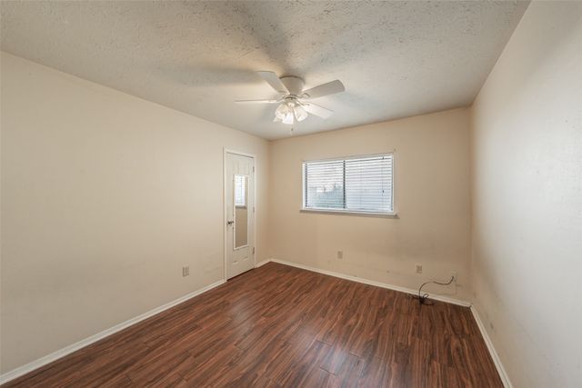 2325 Busch Drive, Arlington, TX 76014