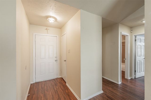 2325 Busch Drive, Arlington, TX 76014