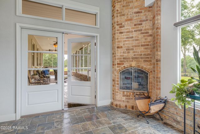 7104 La Hwy 82, Youngsville, LA 70592