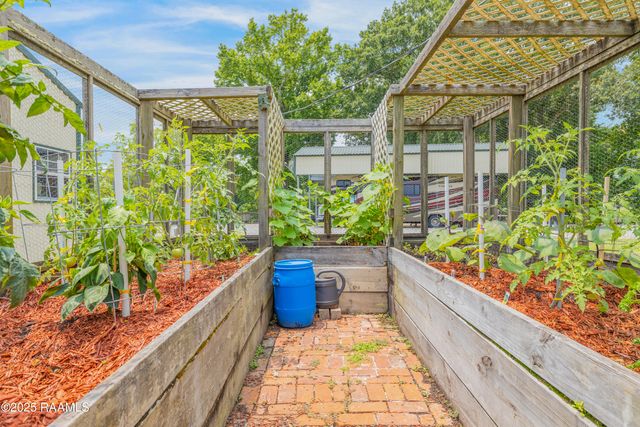 7104 La Hwy 82, Youngsville, LA 70592