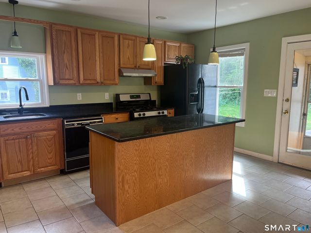 18 Summit Street, Derby, CT 06418