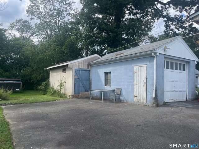 18 Summit Street, Derby, CT 06418