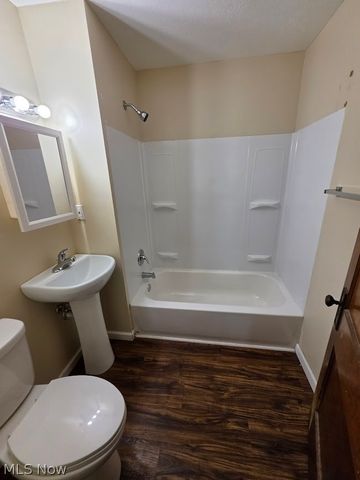 4100 Mapledale Avenue 2, Cleveland, OH 44109