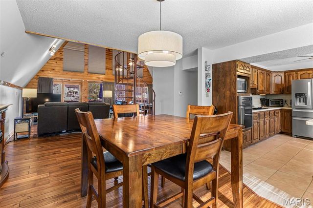 9843 E Vista Drive, Hillsboro, MO 63050