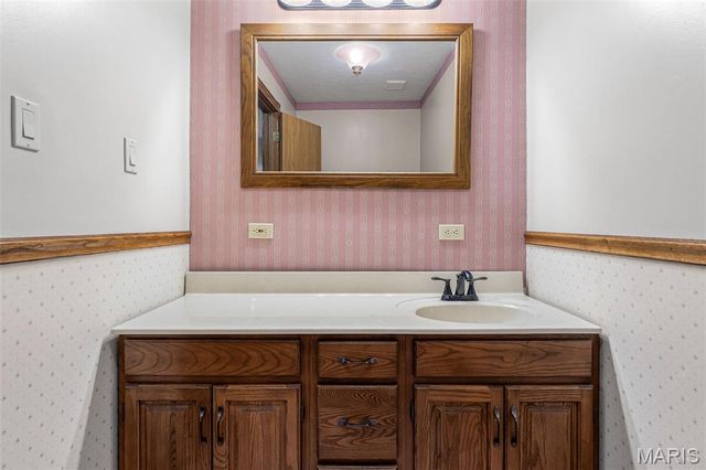 9843 E Vista Drive, Hillsboro, MO 63050