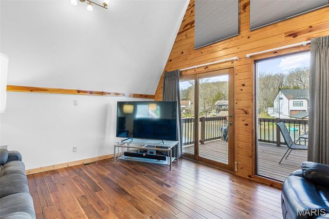 9843 E Vista Drive, Hillsboro, MO 63050
