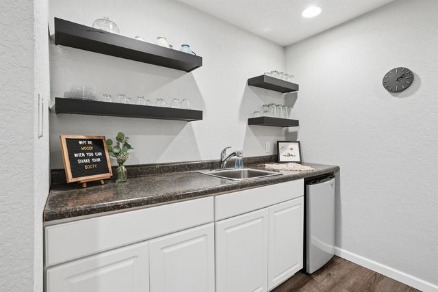 4702 Leslee Lane, Waterloo, IA 50701