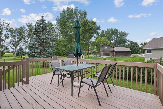 4702 Leslee Lane, Waterloo, IA 50701