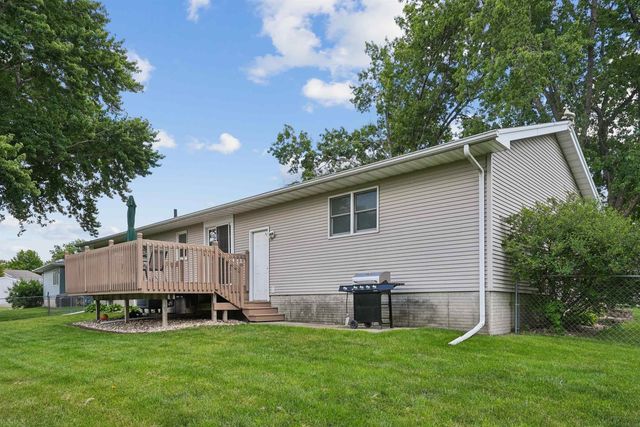 4702 Leslee Lane, Waterloo, IA 50701