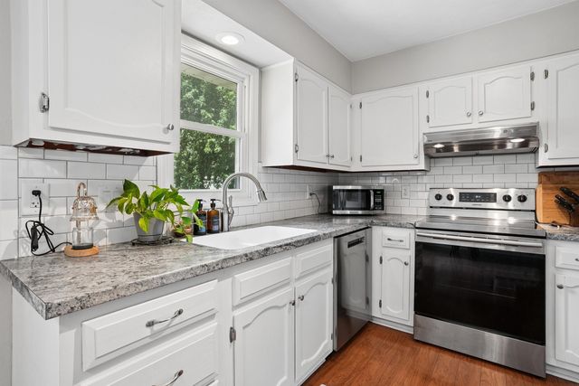 4702 Leslee Lane, Waterloo, IA 50701