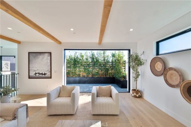 707 2nd Street, Hermosa Beach, CA 90254