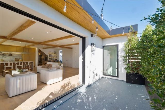 707 2nd Street, Hermosa Beach, CA 90254