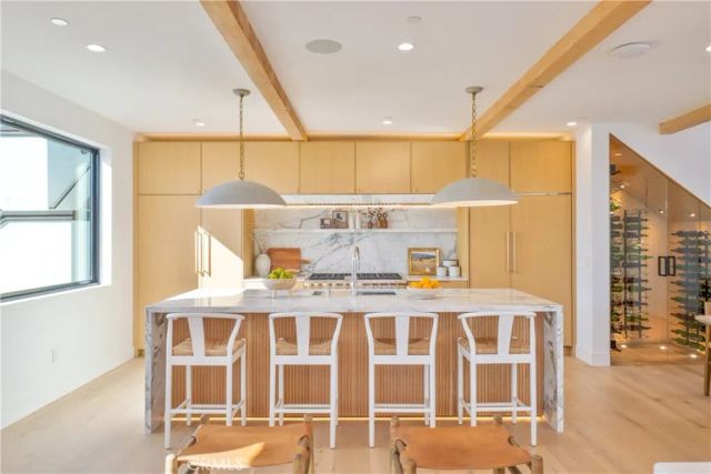 707 2nd Street, Hermosa Beach, CA 90254