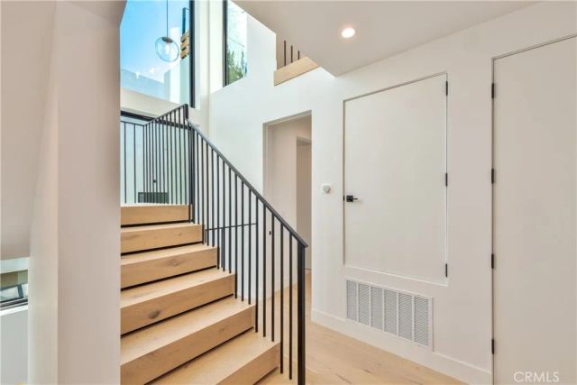 707 2nd Street, Hermosa Beach, CA 90254