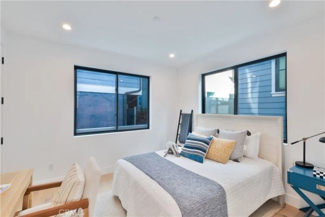 707 2nd Street, Hermosa Beach, CA 90254