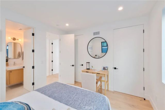 707 2nd Street, Hermosa Beach, CA 90254