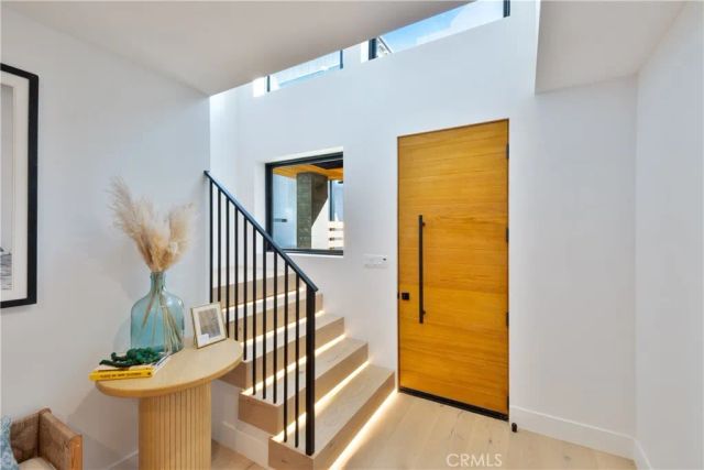 707 2nd Street, Hermosa Beach, CA 90254