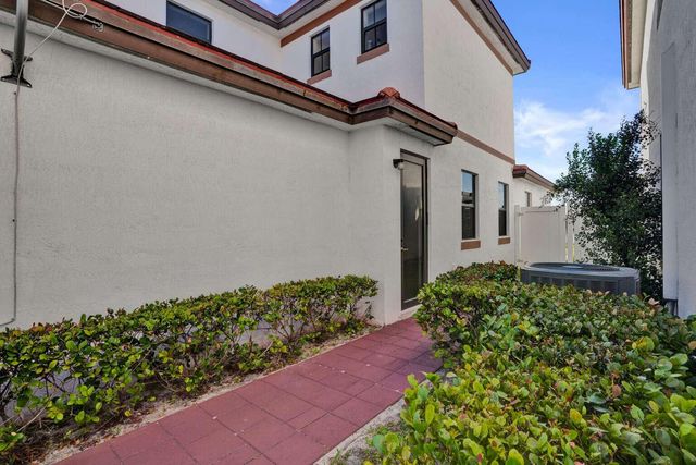 3460 W 103rd Terrace, Hialeah, FL 33018