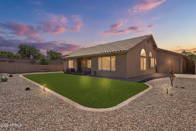 8306 W TONTO Lane, Peoria, AZ 85382
