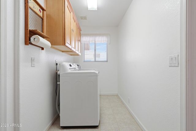 8306 W TONTO Lane, Peoria, AZ 85382