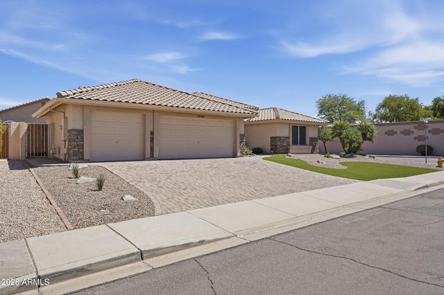 8306 W TONTO Lane, Peoria, AZ 85382