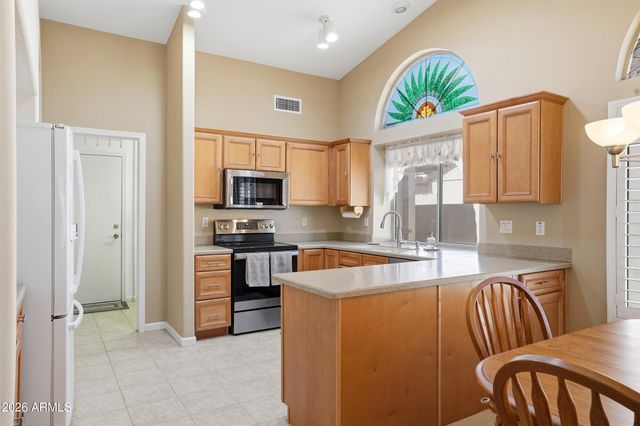8306 W TONTO Lane, Peoria, AZ 85382