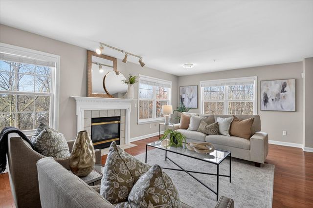 3031 Barclay Way, Ann Arbor, MI 48105