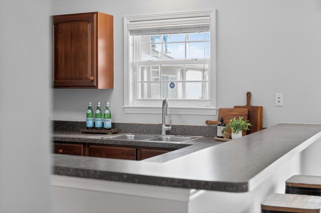 3031 Barclay Way, Ann Arbor, MI 48105