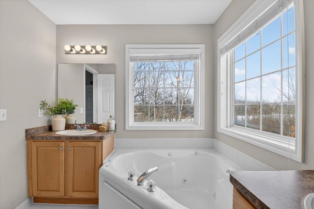 3031 Barclay Way, Ann Arbor, MI 48105