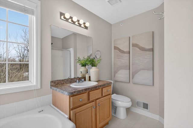 3031 Barclay Way, Ann Arbor, MI 48105