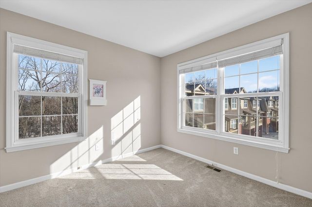 3031 Barclay Way, Ann Arbor, MI 48105