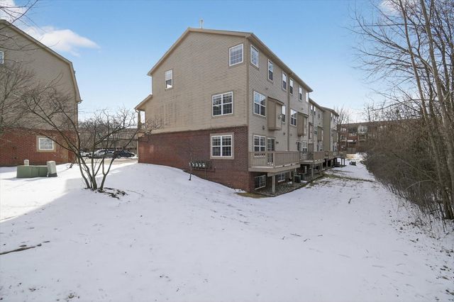 3031 Barclay Way, Ann Arbor, MI 48105