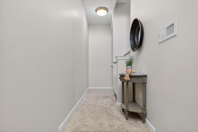 3031 Barclay Way, Ann Arbor, MI 48105