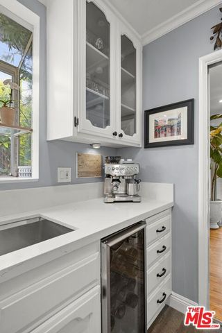 6432 Petit Avenue, Los Angeles, CA 91406